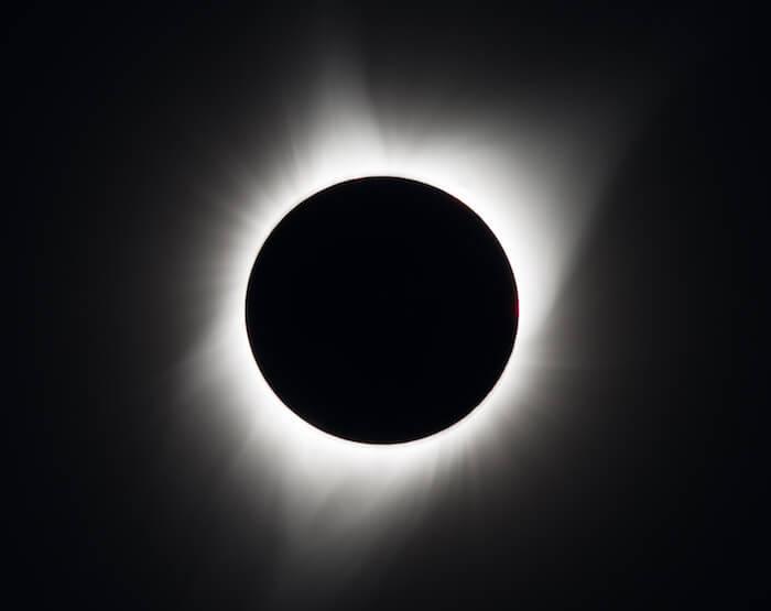 TOTAL SOLAR ECLIPSE